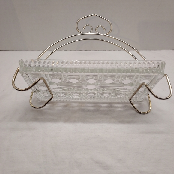 IrvinWare Serving Ensemble Windsor Glass and Silver Plated. In Good Condition. - Picture 5 of 9